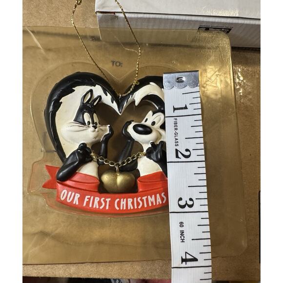 1997 Pepe/ Penelope Ornament Warner Brothers Studio 